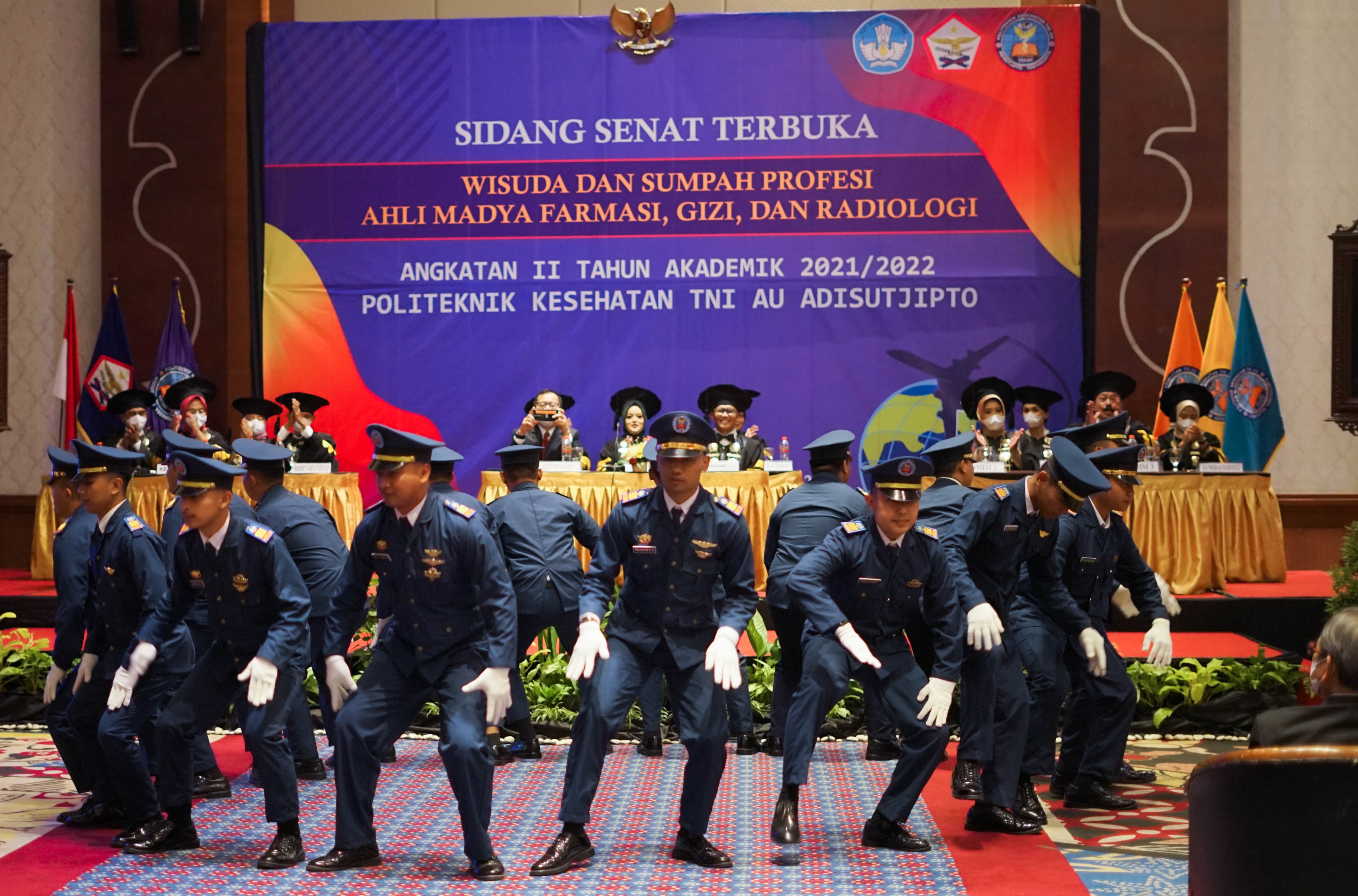 WISUDA KE-2 KAMPUS POLTEKKES TNI AU ADISUTJIPTO TAHUN AKADEMIK 2021/2022