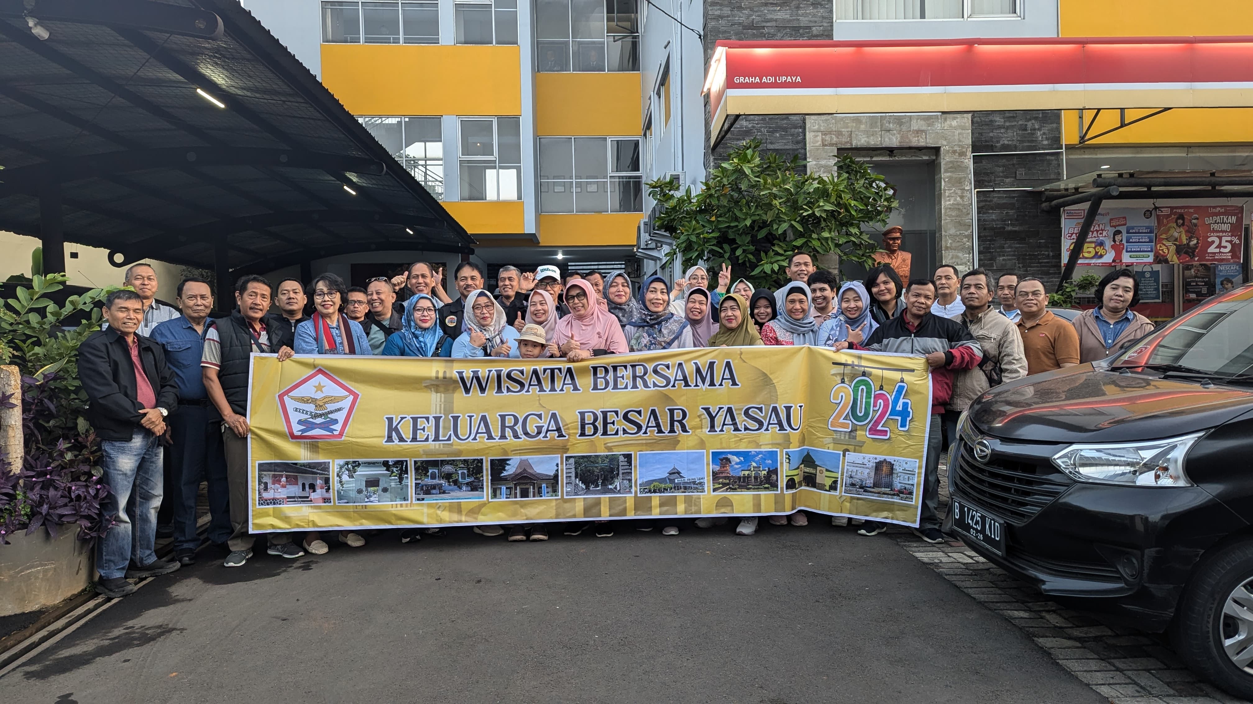 WISATA BERSAMA KELUARGA BESAR YASAU