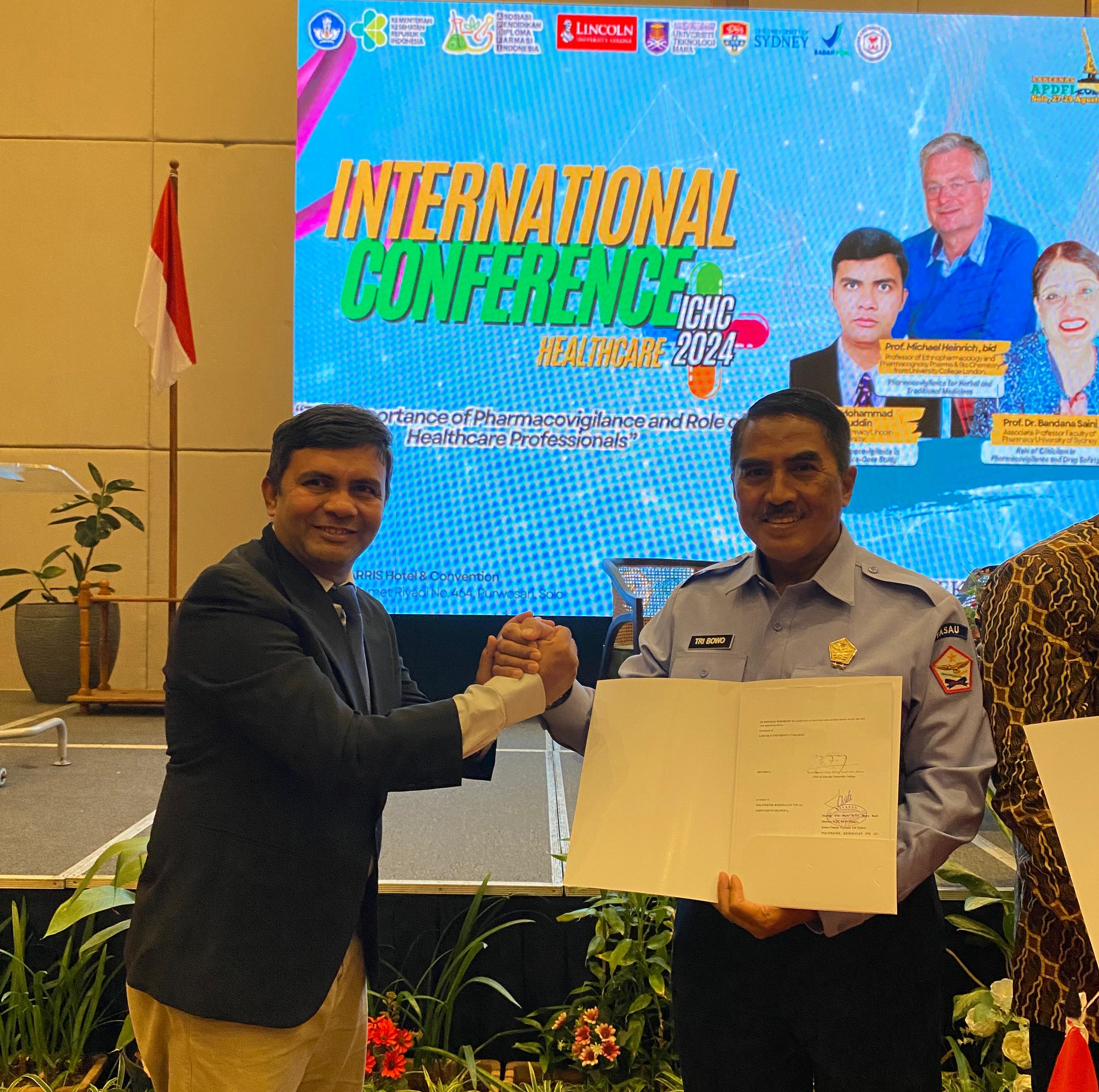 PENANDATANGANAN  MoU POLTEKKES ADISUTJIPTO DAN LINCOLN UNIVERSITY COLLEGE MALAYSIA